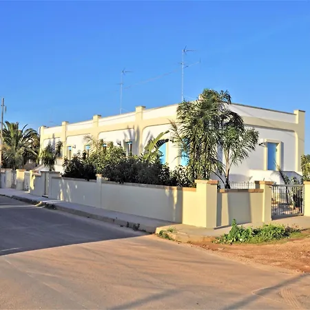 Apartment Belvilla By Oyo Bianco Azzurro Racale